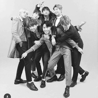 Логотип @btsstraykids0 - BTS {нарезки}