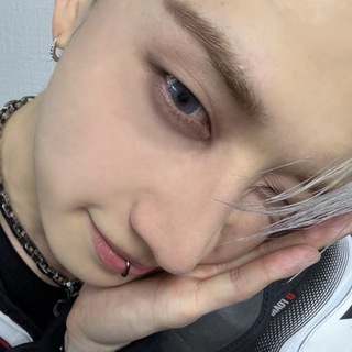 Логотип @bubusroom - bubu’s room 🫂