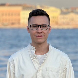 Логотип @bulatkhuzin - Хузин