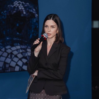 Логотип @buslaeva_law - Юрист о бизнесе, стиле и искусстве