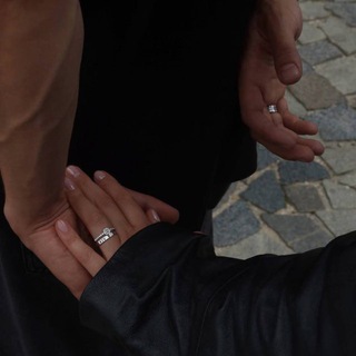 Логотип @busssssoni - 𓃮