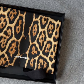 Логотип @buyerswithlove - Байерские обзоры