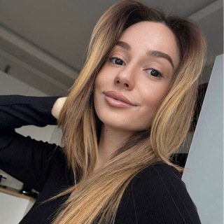 Логотип @byvallya - By Valya. 🤍