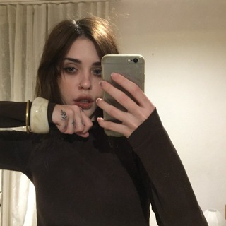 Логотип @byxanikca - молли хочет покурить