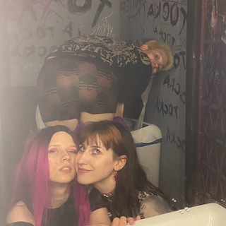 Логотип @c_flip_chat - КЭНДИЧАТ