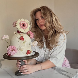 Логотип @cakesbyjulia - Cakes by Julia 🤍