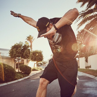 Логотип @calvinhollywoodnews - 🥇 Calvin Hollywood 🥇INSIGHTS