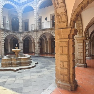 Логотип @canaloficiallrin - LRIN URC