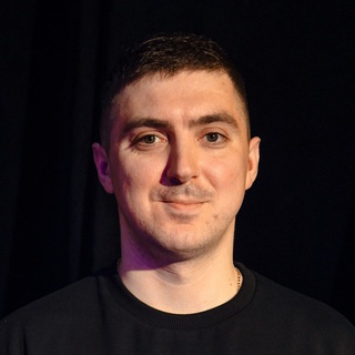 Логотип @careerunderhood - Евгений Козлов пишет про IT