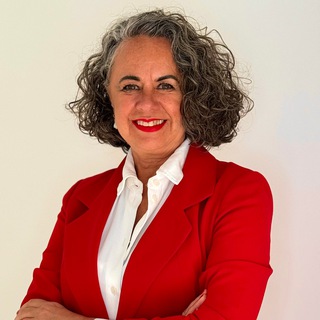 Логотип @carmeneducarconexito - Dra. Carmen L.S.| Hijos con éxito