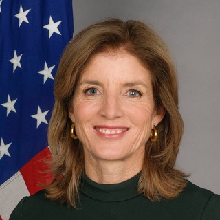 Логотип @caroiinekennedy - Caroline Kennedy