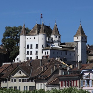 Логотип @castlesandfamilies - Телега из Замка