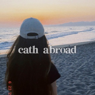 Логотип @cath_abroad - cath abroad 👩🏽‍🎓🎧