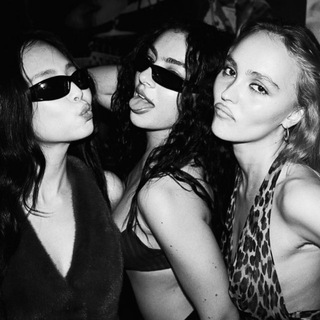 Логотип @celebeleganchat - ОБСУЖДАЕМ ТРЕШ !