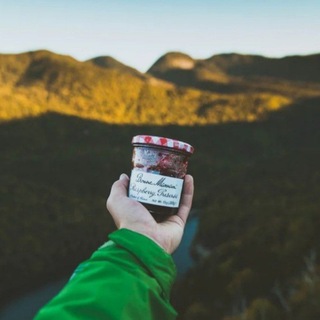 Логотип @chaisvareniem - Чай с малиновым вареньем