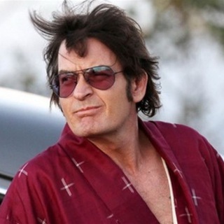 Логотип @charlietigersheen - Ноздри Чарли Шина