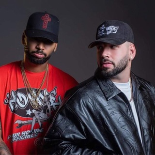 Логотип @charlyjohayron_oficial - Charly & Johayron