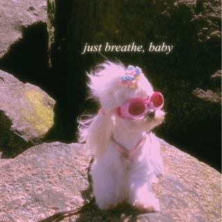 Логотип @chat_hug_u_tight - чат микродраматизм