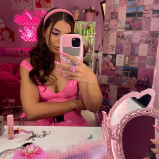 Логотип @chatdasharolik - с Дашей Ролик