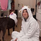 Логотип @chatheswall - обсуждалка от хесвалл