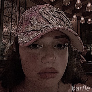 Логотип @chattfanfiction - barfle chat