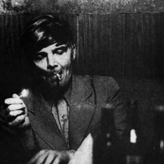 Логотип @chekushka_na_stole - сибиреязвенный скотомогильник!!!/ профсоюз скуфьер?/Вестник некрокоммунизма / обводный канал.