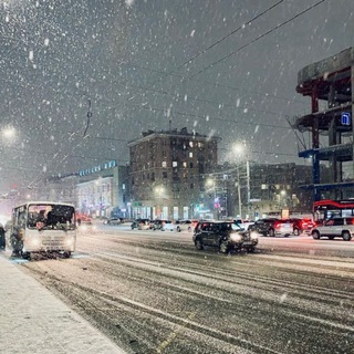 Логотип @chelyabinsklovv - в Челябинске любят