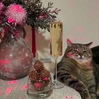 Логотип @cherniyfonchik - чёрный фон