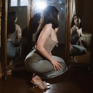 Логотип @cherrrywoman - cherrywoman