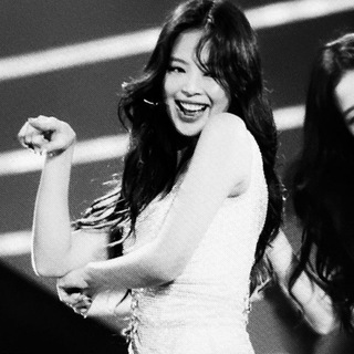 Логотип @cherrylissii - 𝖳𝗁𝖾 𝗀𝗋𝖺𝖼𝖾 𝗈𝖿 𝗆𝗈𝗈𝗇𝗅𝗂𝗀𝗁𝗍.