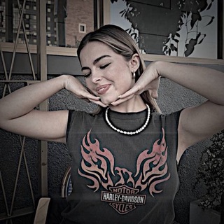 Логотип @cherrywql - 𝓬𝓱𝓮𝓻𝓻𝔂𝔀𝓺𝓵