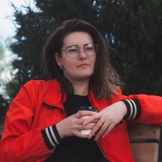 Логотип @cheshir_book - Чешир | читающий котик 18+