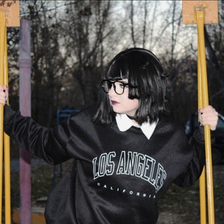 Логотип @cheshka_cos - {𝘾𝙝𝙚𝙨𝙝𝙠𝙖 𝙈𝙤𝙡𝙫𝙞𝙩}