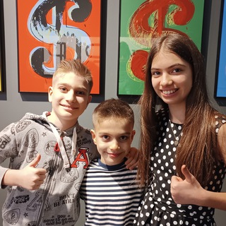 Логотип @children_money - Дети зарабатывают деньги и инвестируют . Грозовские . Движение FIRE . Дети и инвестиции .