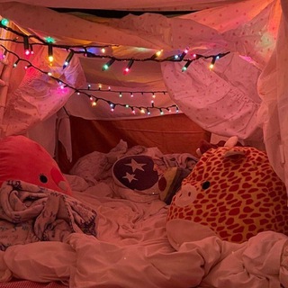 Логотип @chillouthoney - чиллаут