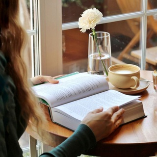 Логотип @chitat_el - читатель навеки ❤️‍🩹