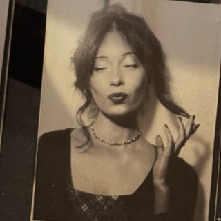 Логотип @christiecharm - christie charm