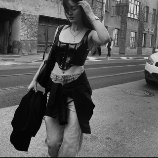 Логотип @christinegelbur - VISUAL DIARIES