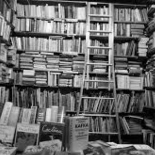 Логотип @chtoprochla - Книжный склад