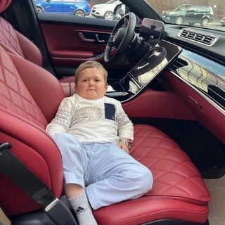 Логотип @chtotodavnee - chto-to davnee))