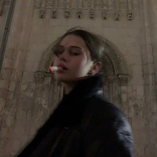 Логотип @cianneli - cherry cigarettes.