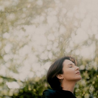 Логотип @clarinsmakeup - clarinsmakeup