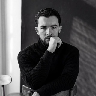 Логотип @claudemoney - облачный евро