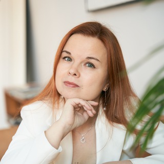 Логотип @clear_english_blog - Английский для высоких уровней - Clear English