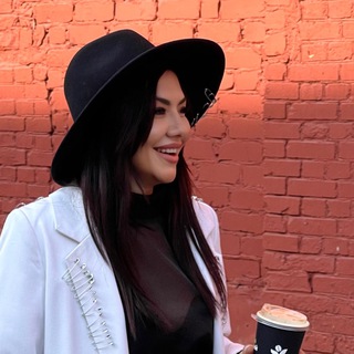 Логотип @clevercolor - BEAUTY LOUNGE