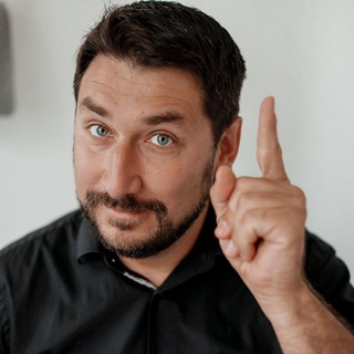 Логотип @clientsonclick - Алекс Айвенго продюсер экспертов