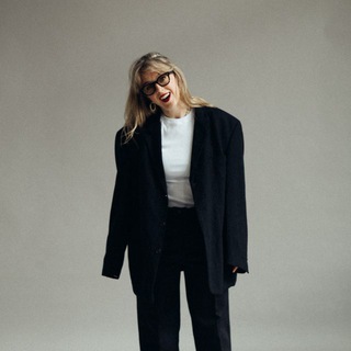 Логотип @closedgestalts - психокружок Кристины Денисенко