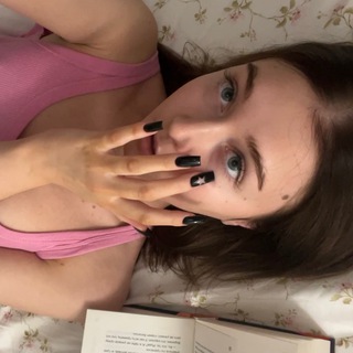 Логотип @clothesmuania - онлайн-секонд муани🥬