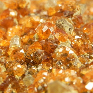 Логотип @club_minerals - Минералы и все о них