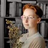 Логотип @comfylang - Настя и арабский